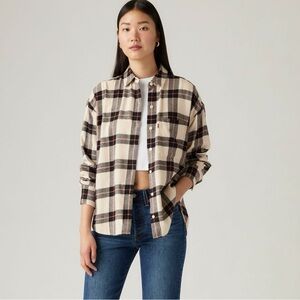 Levi’s Plaid Button-Up Boyfriend Shirt Size Small